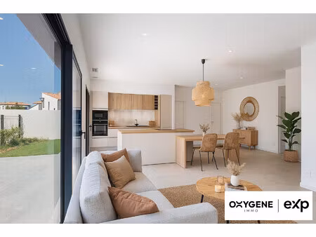 maison moderne de plain pied  3 chambres  garage et jardin