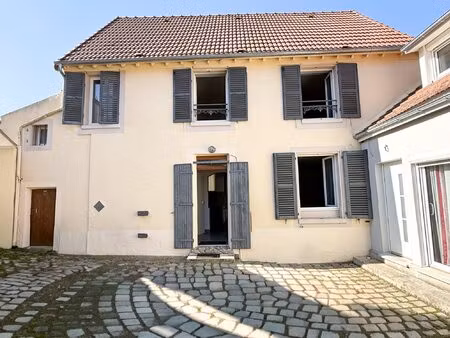 ideal 1er achat  maison de ville aux volumes spacieux