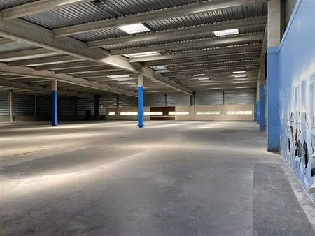 vente entrepôt / local d'activités aix en provence 3 068 m²