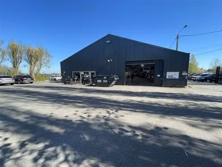 vente local d'activités attiches 1 765 m²