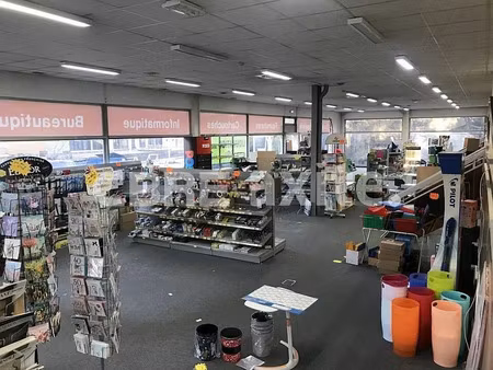 location commerce seynod 699 m²