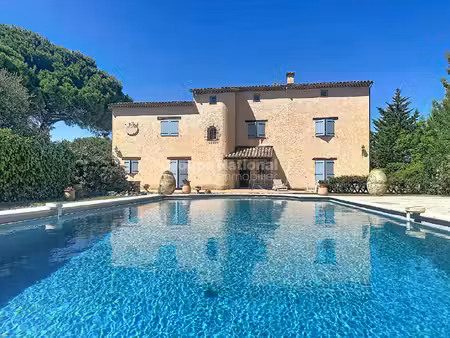 peymeinade ? villa atypique 295 m² ? terrain plat  piscine et nombreuses possibilités