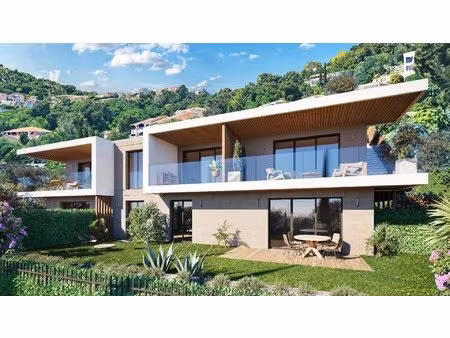 penthouse de 92 m² avec terrasse et toit-terrasse près du col d'eze