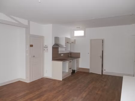 à louer appartement 55 76 m² – 577 € |la flèche