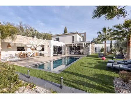 vente maison 6 pièces 250 m² opio (06650)