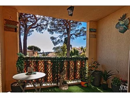 superbe studio rénové à 2 pas du port des plages et centre des issambres