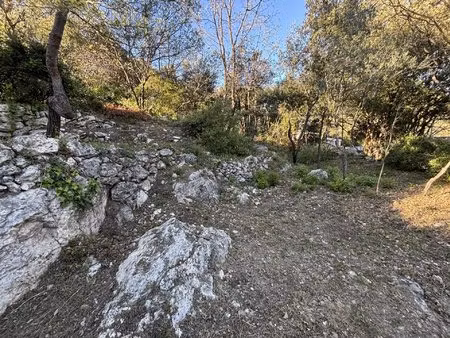 terrain à bâtir figanières 889.m2