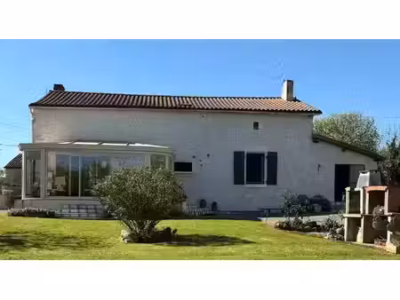 vente maison 7 pièces 135 m² cellefrouin (16260)