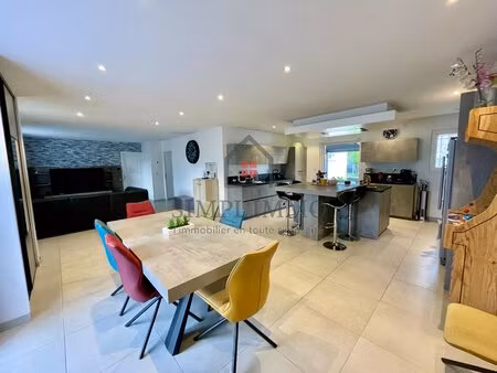 maison 7 pièces  6 chambres de 158 m²