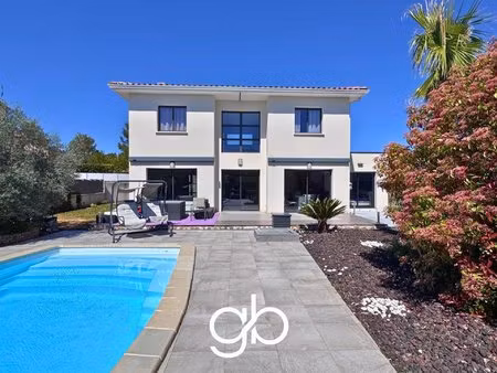 villa contemporaine 173 m2 volumes exceptionnels piscine chauffée montarnaud 15 min de...