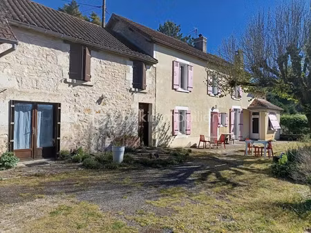 vente propriété 9 pièces 198 m² à tourtoirac (24390)  197 000 €