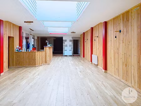 location local commercial