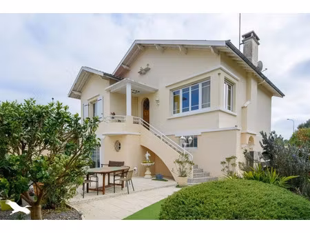 vente maison 5 pièces 152 m² à aire-sur-l'adour (40800)  249 200 €