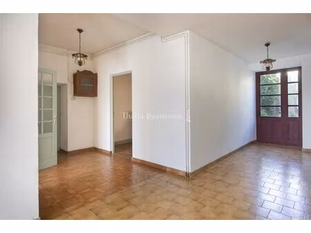 maison de ville 6 pièces - deux appartements. cour intérieure