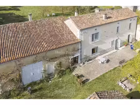 grande maison avec gîte et dépendances en périgord vert