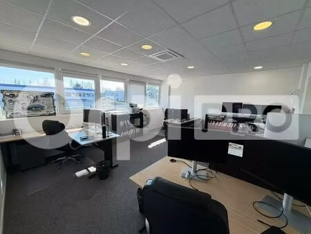 location local d'activités 220 m²