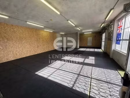 location entrepôt 171 m²