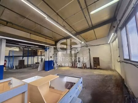 location entrepôt 160 m²
