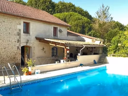 vente maison 12 pièces 284 m² à chillac (16480)  299 999 €