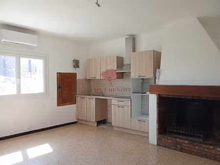 exclusivité location maison de village 3 pièces + cave + che