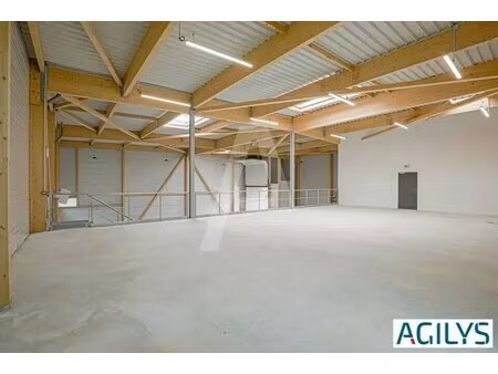 vente local d'activités 950 m²