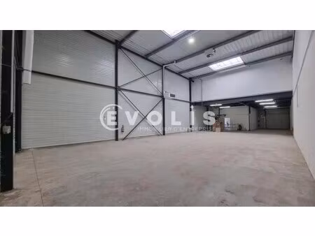 location local d’activités collegien 77090 416m²