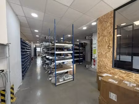 location local d'activités 220 m²