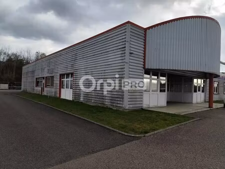 location local d'activités 168 m²