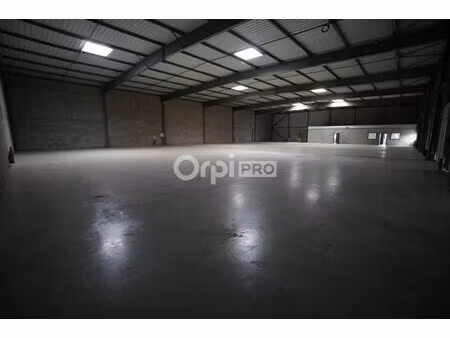 location local d'activités 1 544 m²