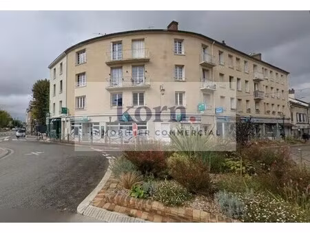 location commerce 170 m²