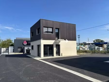 location commerce 45 m²