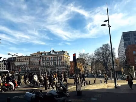 location commerce 1 000 m²