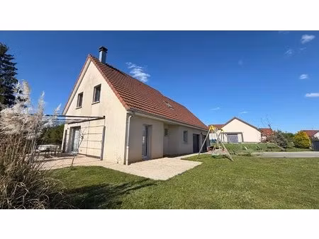 à 16 min de besançon  belle maison récente – environnement calme  4 chambres avec grand ga