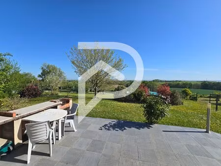 maison de 130 m² sur un terrain de 1550 m².