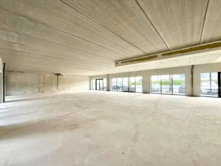 location commerce puget sur argens 83480 120m²
