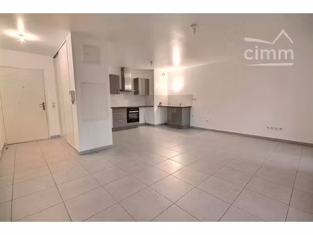 location appartement 2 pièces 49 m² à poisat (38320)