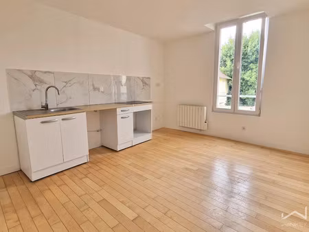 location appartement 2 pièces 29.56 m² à limay (78520)  835 €