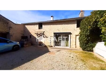 charmante maison de bourg en pierre apparente