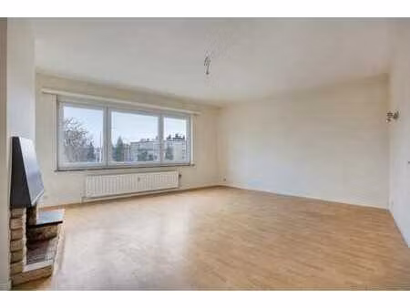 charmant studio avec beaucoup de lumière naturelle