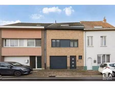 maison prête à emménager avec 4chambres  garage et jardin