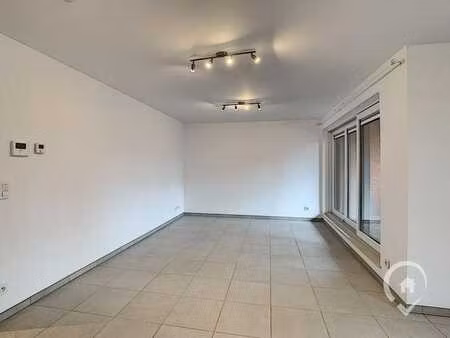 appartement 3 chambres au centre de marche à louer