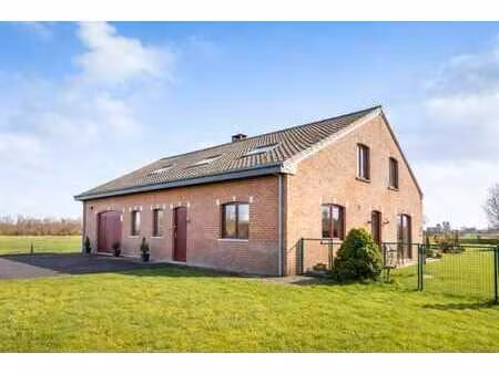 spacieuse maison + gîte à durbuy – potentiel unique !