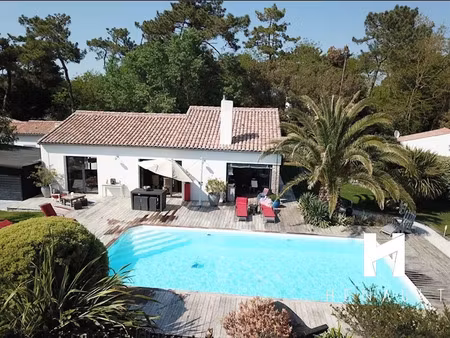vente maison 12 pièces 256 m² à sainte-marie-de-ré (17740)  2 440 000 €