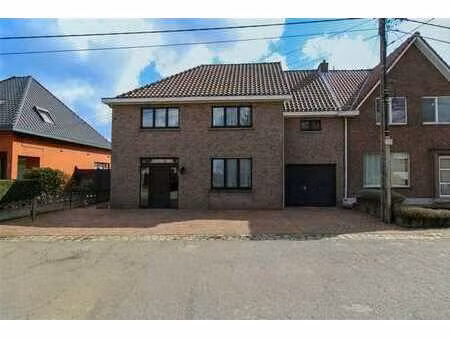 propriété de charme au potentiel inouï à vendre