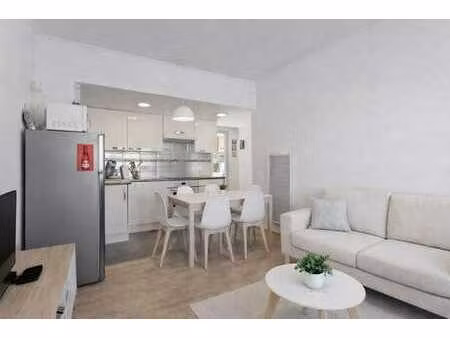appartement avec 2 chambres à vendre au centre de la panne!