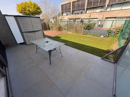 appartement rez-de-chaussée avec 1 ch  terrasse et jardin