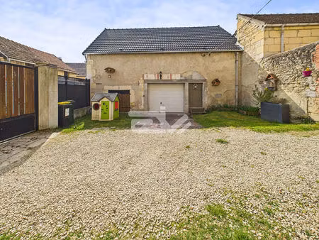 proche fismes et jonchery sur vesle - maison en pierre avec grange et jardin - charme de l