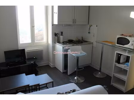 16000 angouleme a vendre immeuble avec 4 appartements +un commerce centre ville