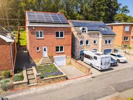 maison 3 façades avec terrasse et jardin