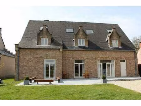 grande villa de standing lumineuse